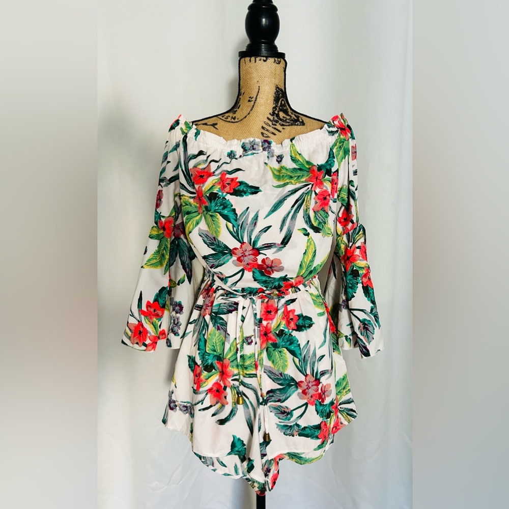 BLUSH White floral romper size Medium